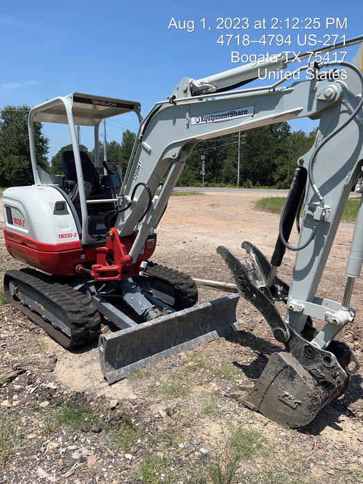 2023 TAKEUCHI TB235-2R