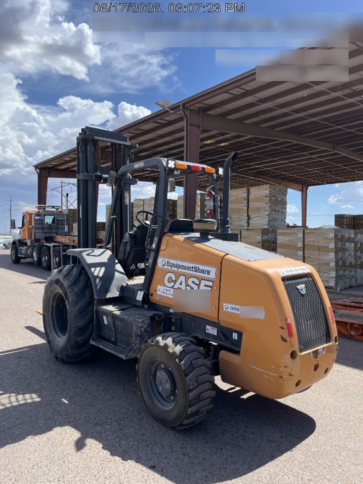 2023 CASE 588H