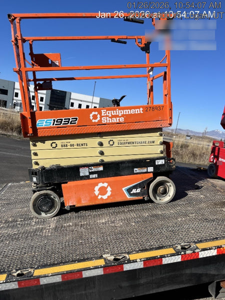 2022 JLG ES1932