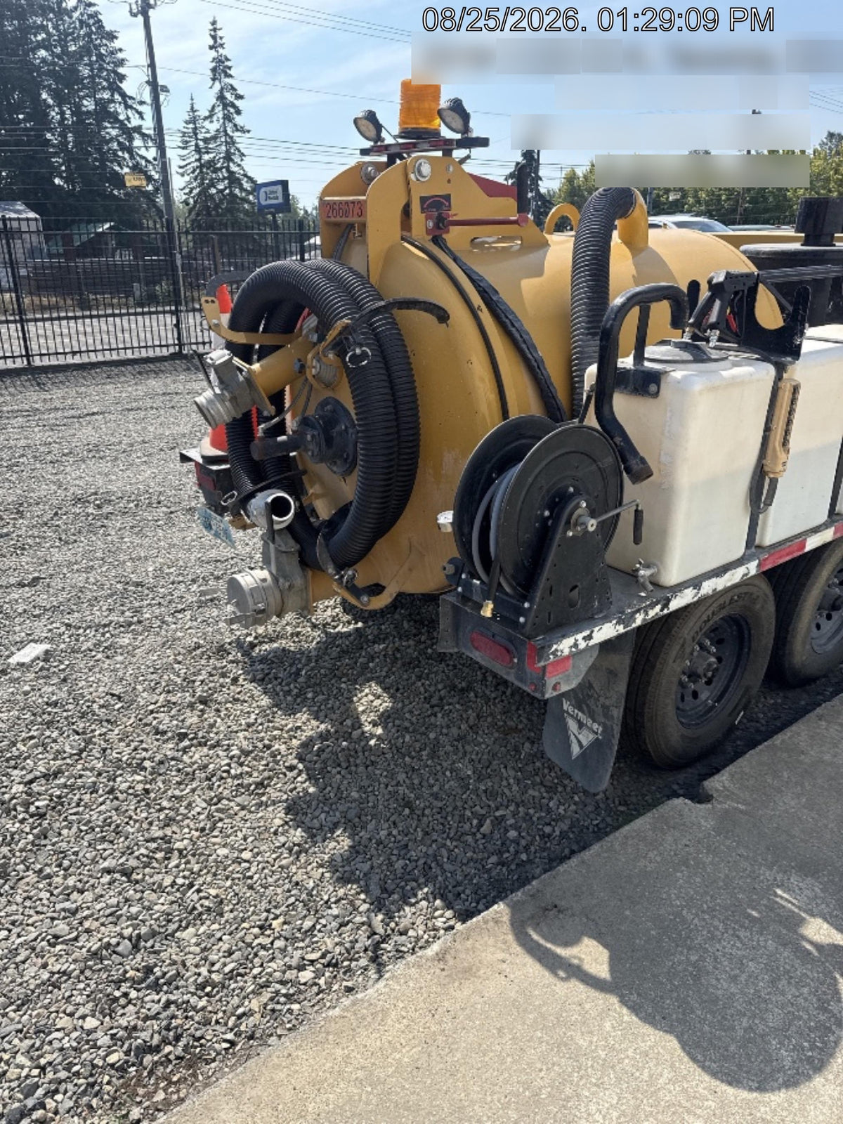 2022 Vac-Tron LP573XDT T4 Koehler Diesel Engine, 500 Gallon Debris Tank, x2 100 Gallon Water Tanks