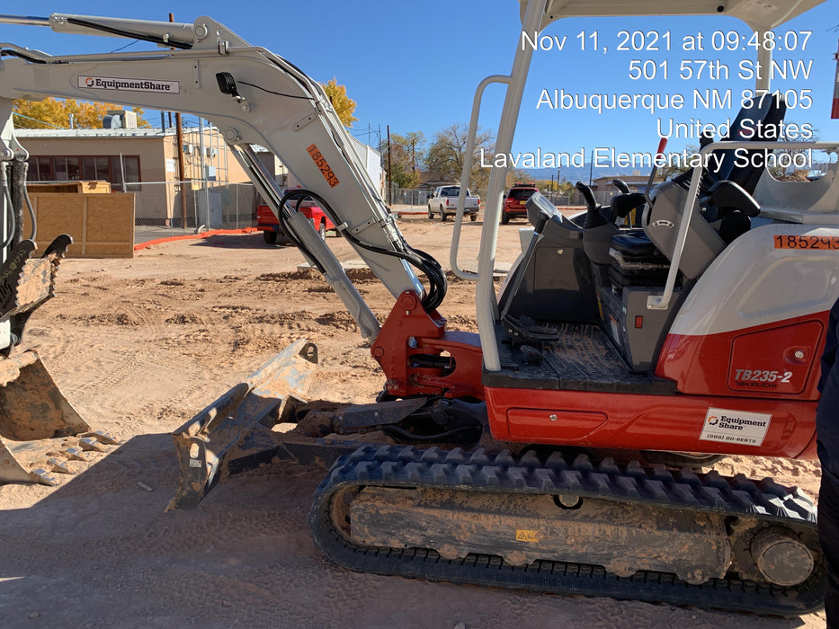 2021 TAKEUCHI TB235-2R