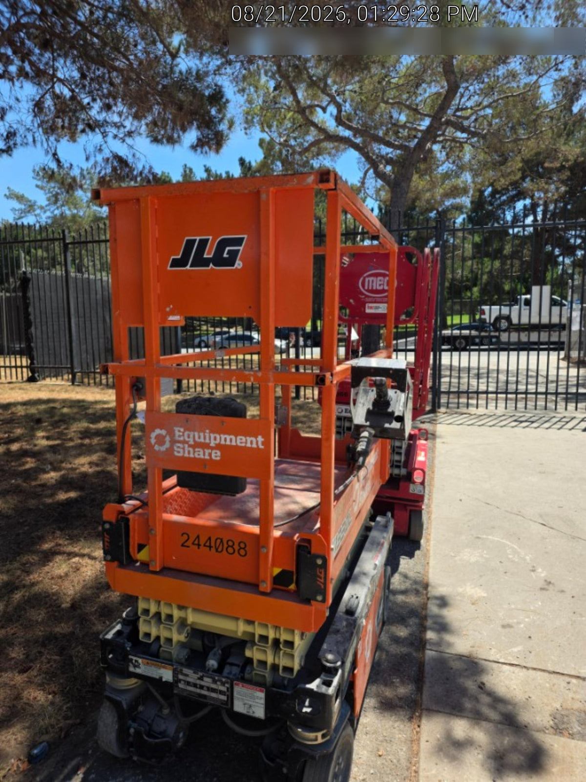 2022 JLG ES1330L