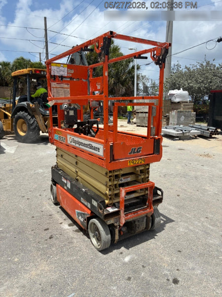 2021 JLG ES1932