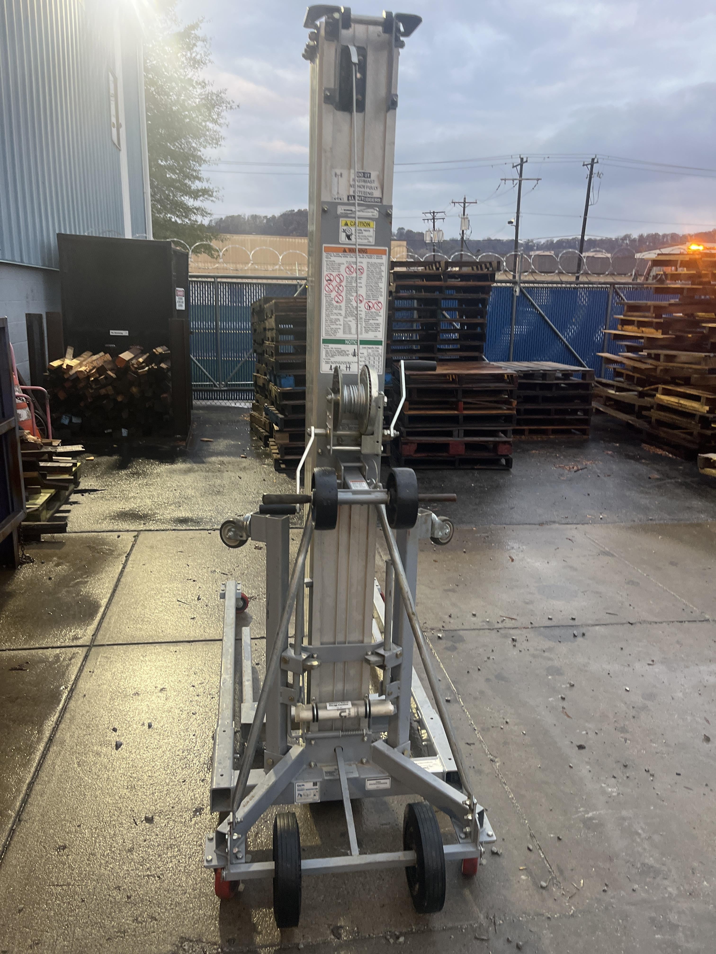 2020 GENIE SLC-24