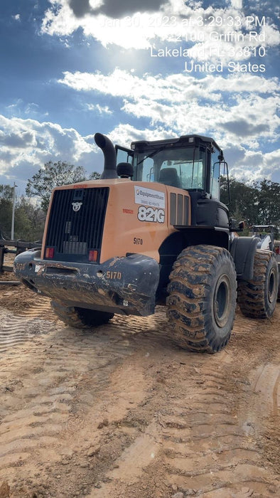 2018 Case 821G CLOSED CAB, 1 FUNCTION, JRB 418 STYLE HYD COUPLER