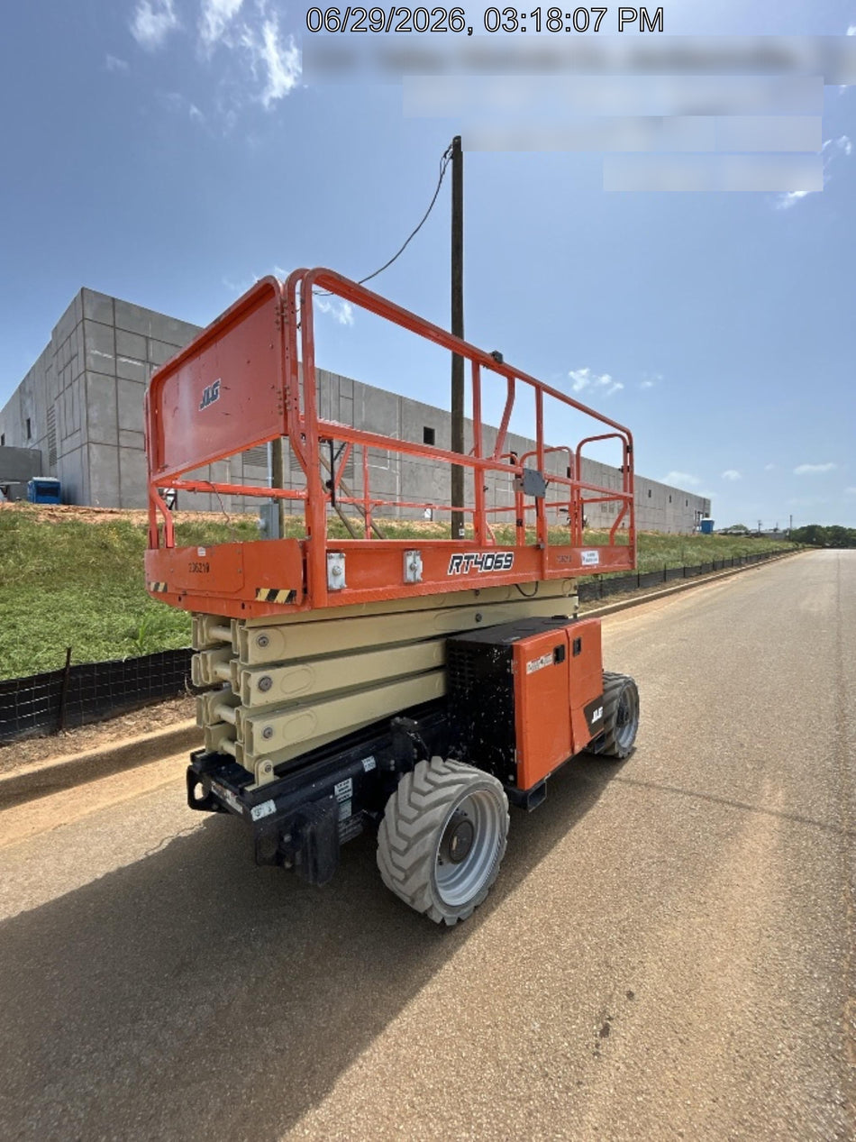 2022 JLG RT4069