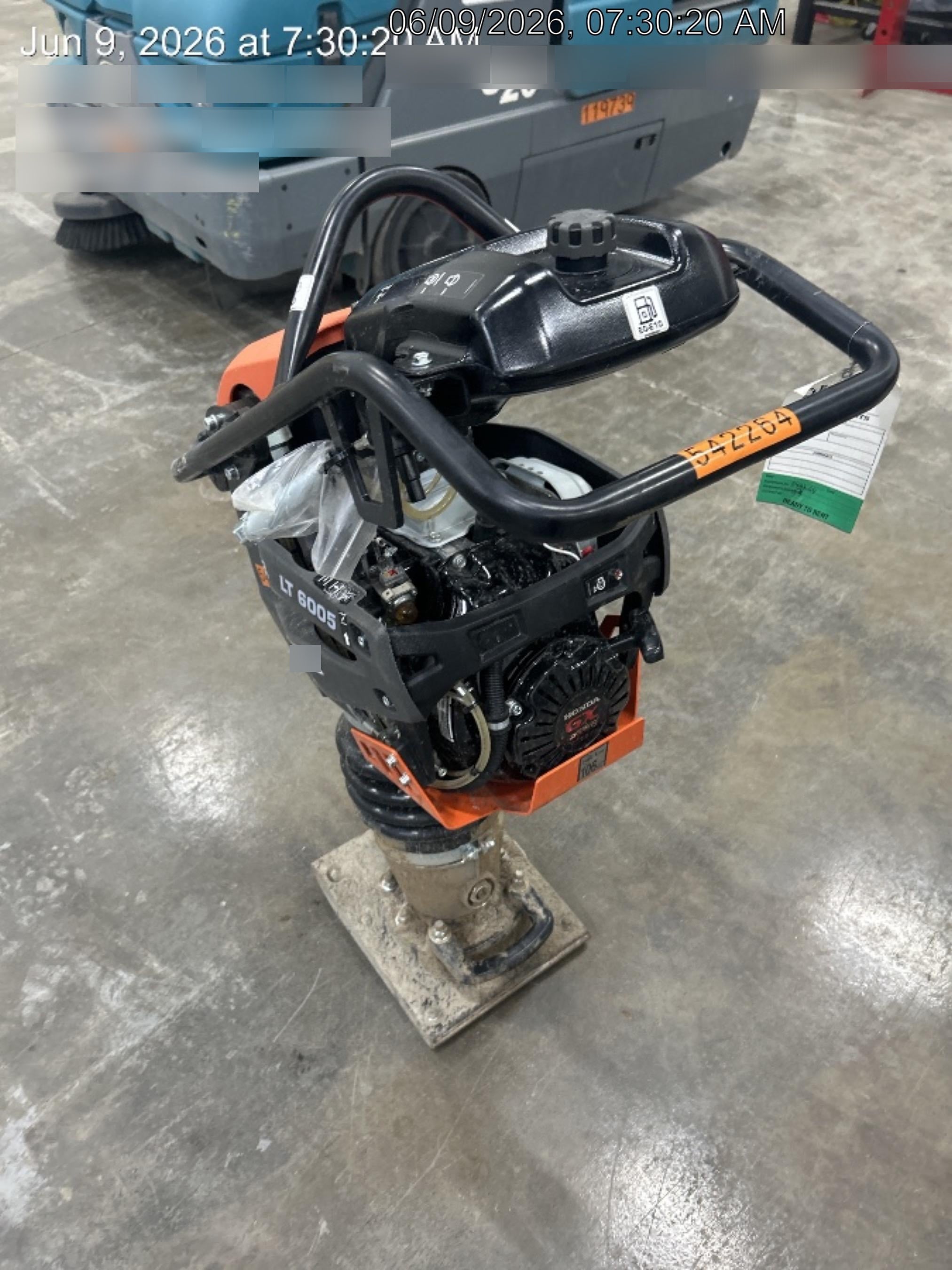 2025 HUSQVARNA LT6005