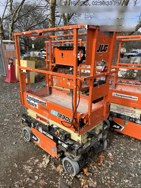 2022 JLG ES1330L