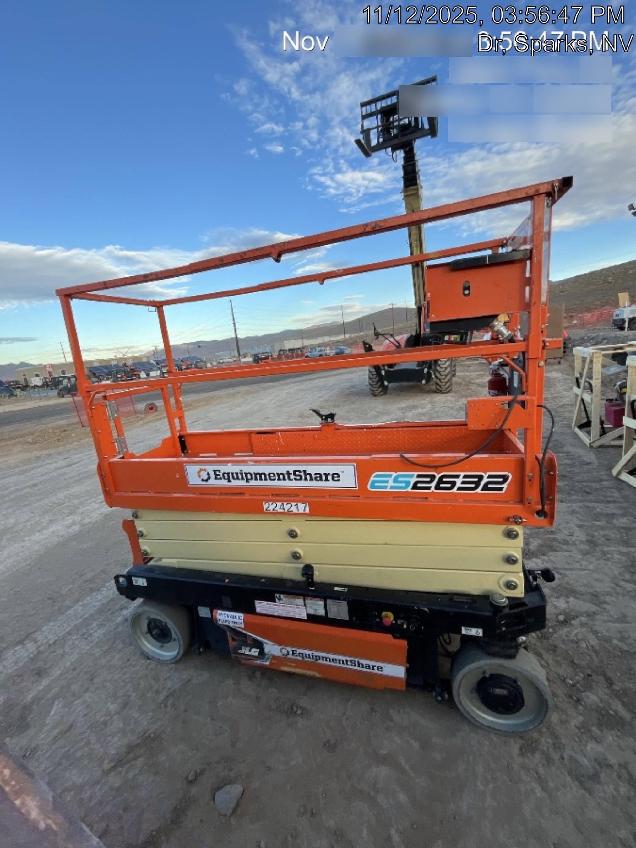 2022 JLG ES2632
