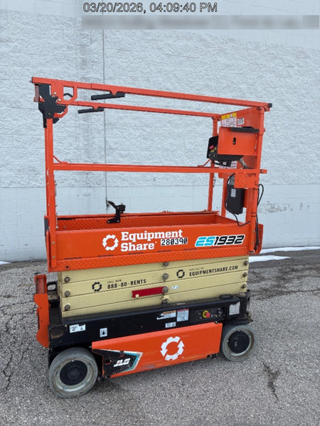 2022 JLG ES1932