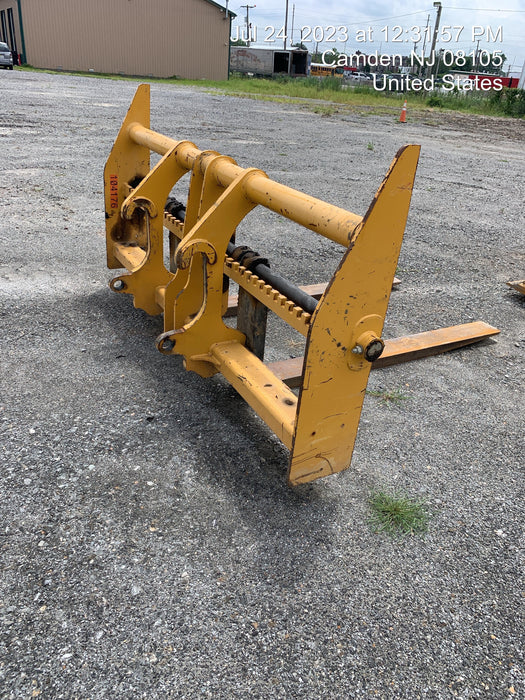 2020 JOHN DEERE 96" Loader Fork Carriage - John Deere
