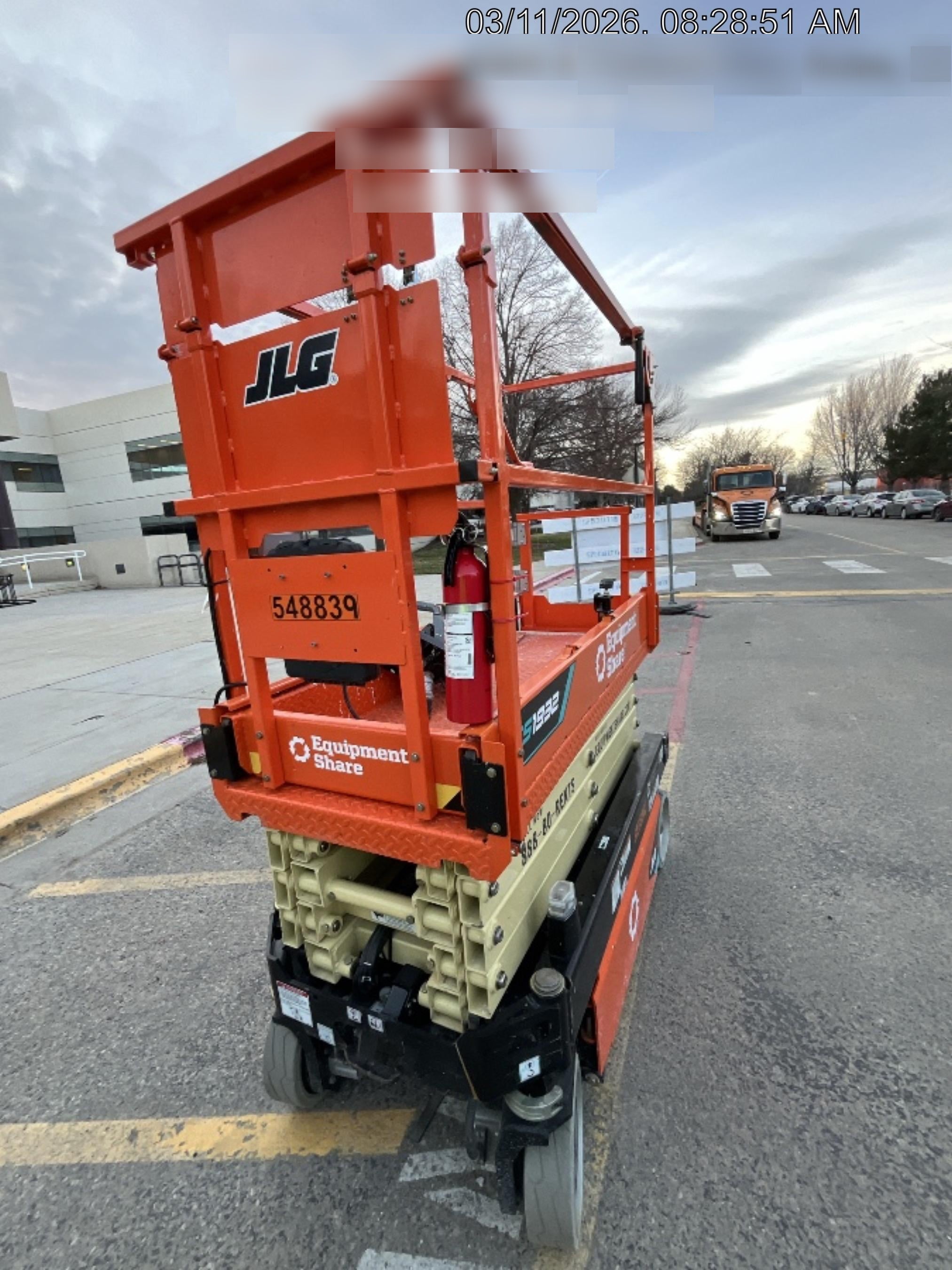 2025 JLG ES1932
