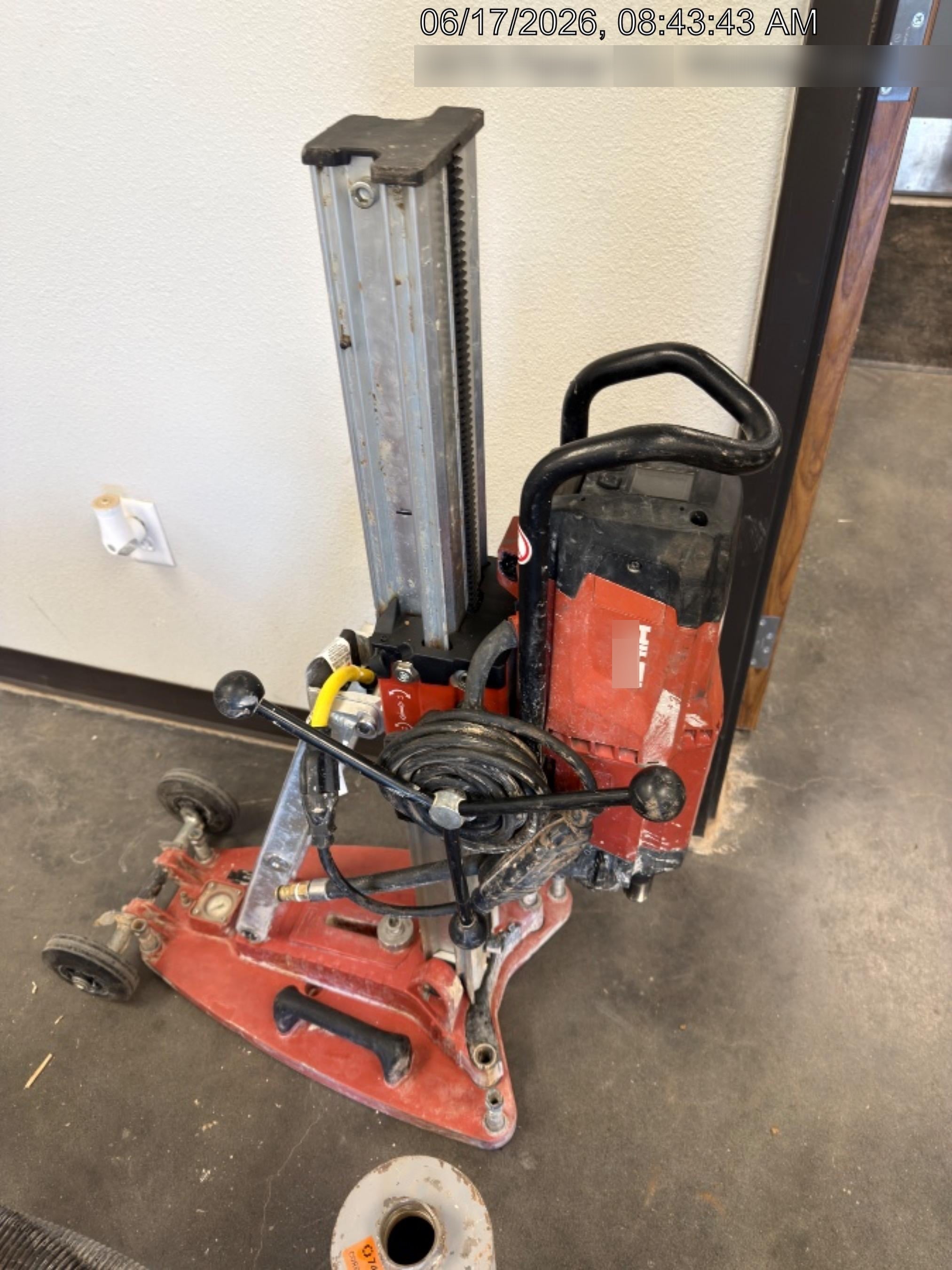 2023 HILTI DD250E