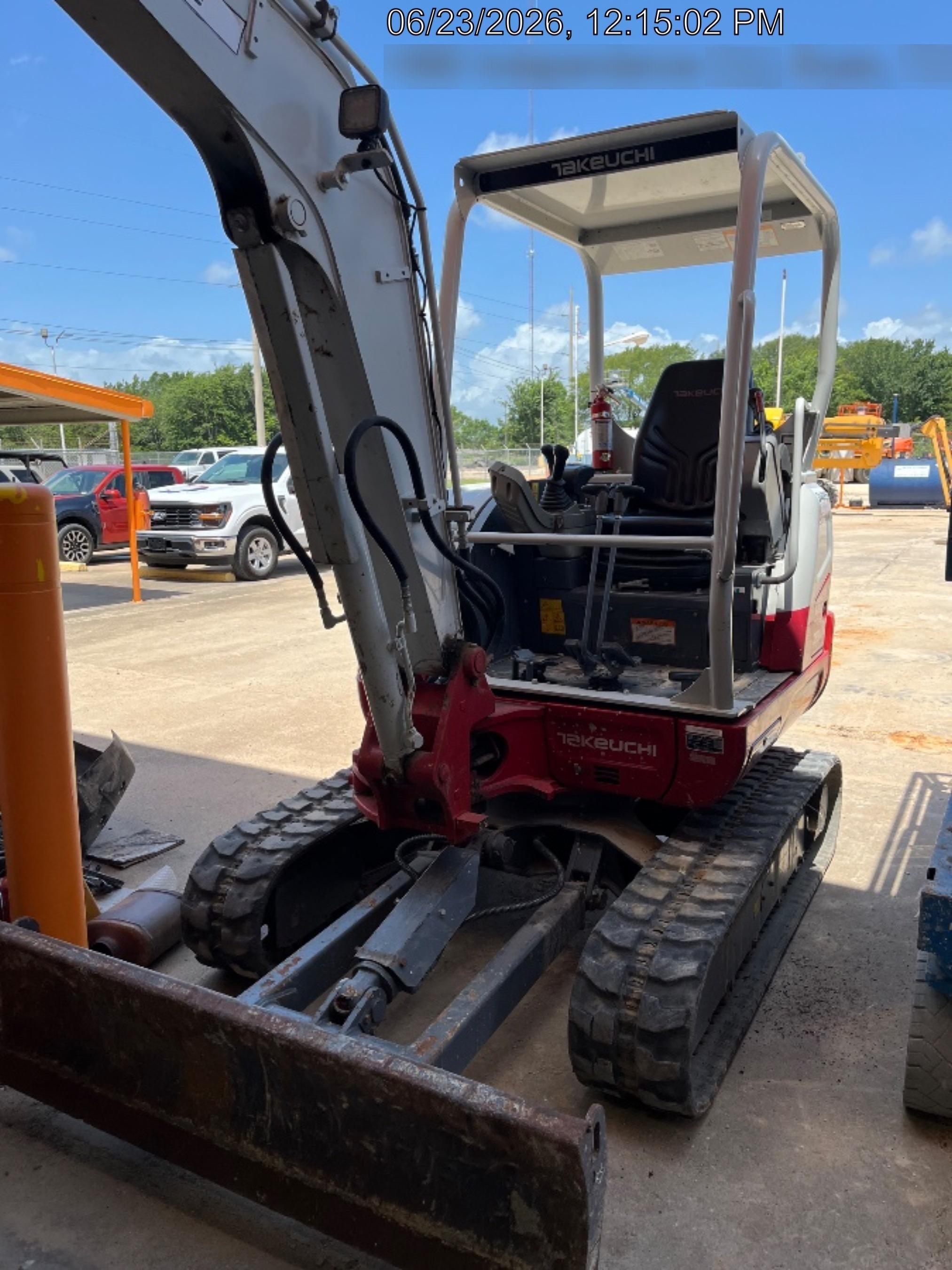 2023 TAKEUCHI TB235-2R