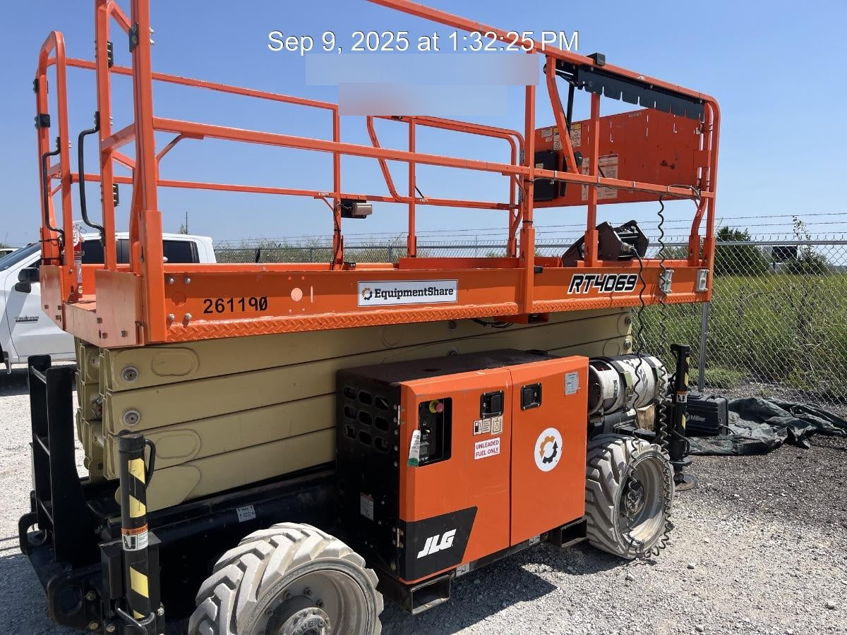 2022 JLG RT4069