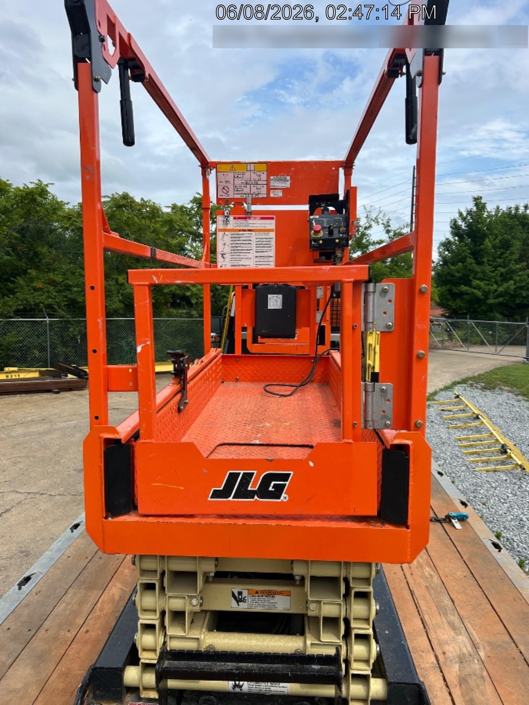 2025 JLG ES1932