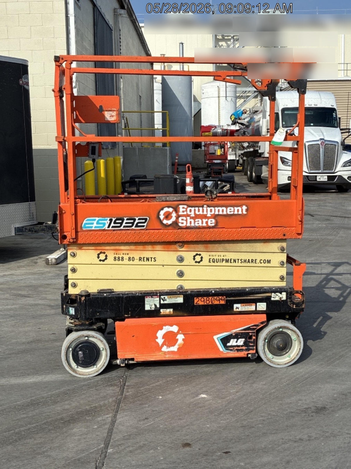 2023 JLG ES1932