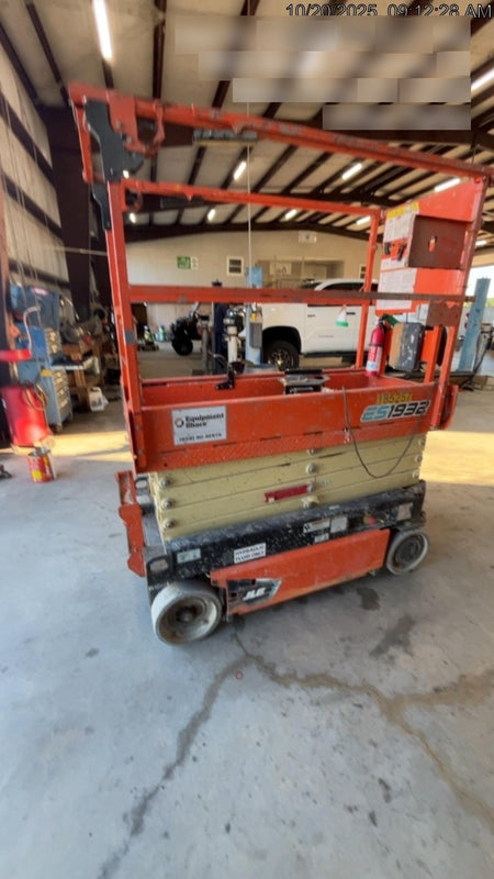 2021 JLG ES1932