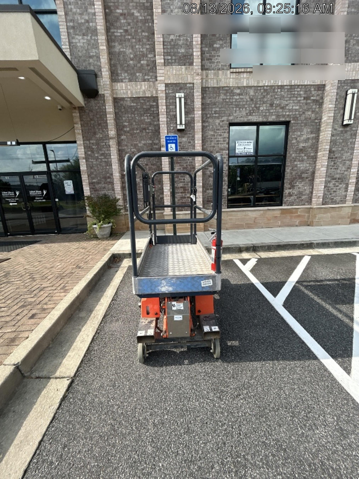 2023 JLG 1030P