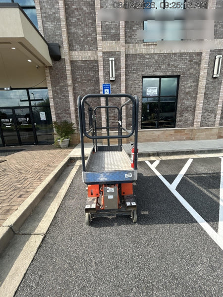 2023 JLG 1030P