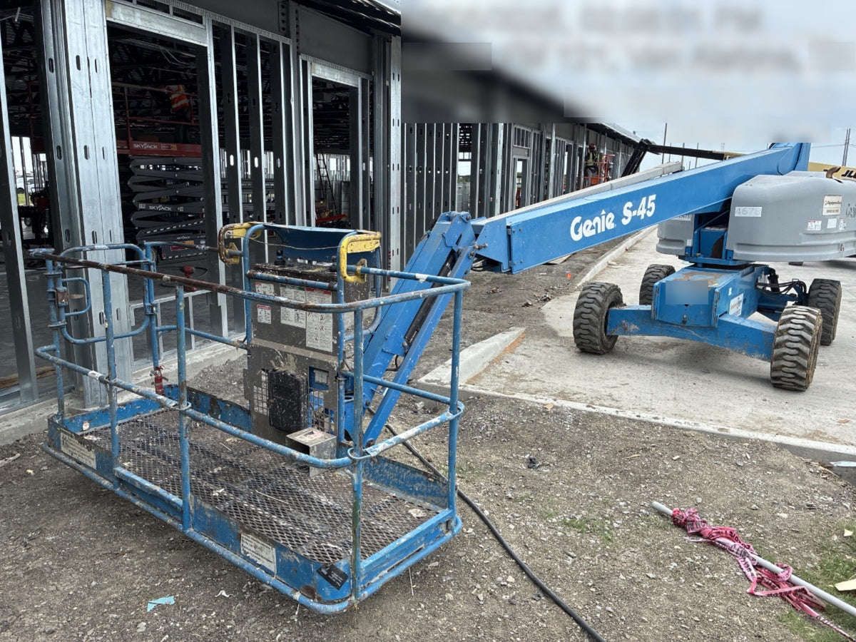 2017 GENIE S-45