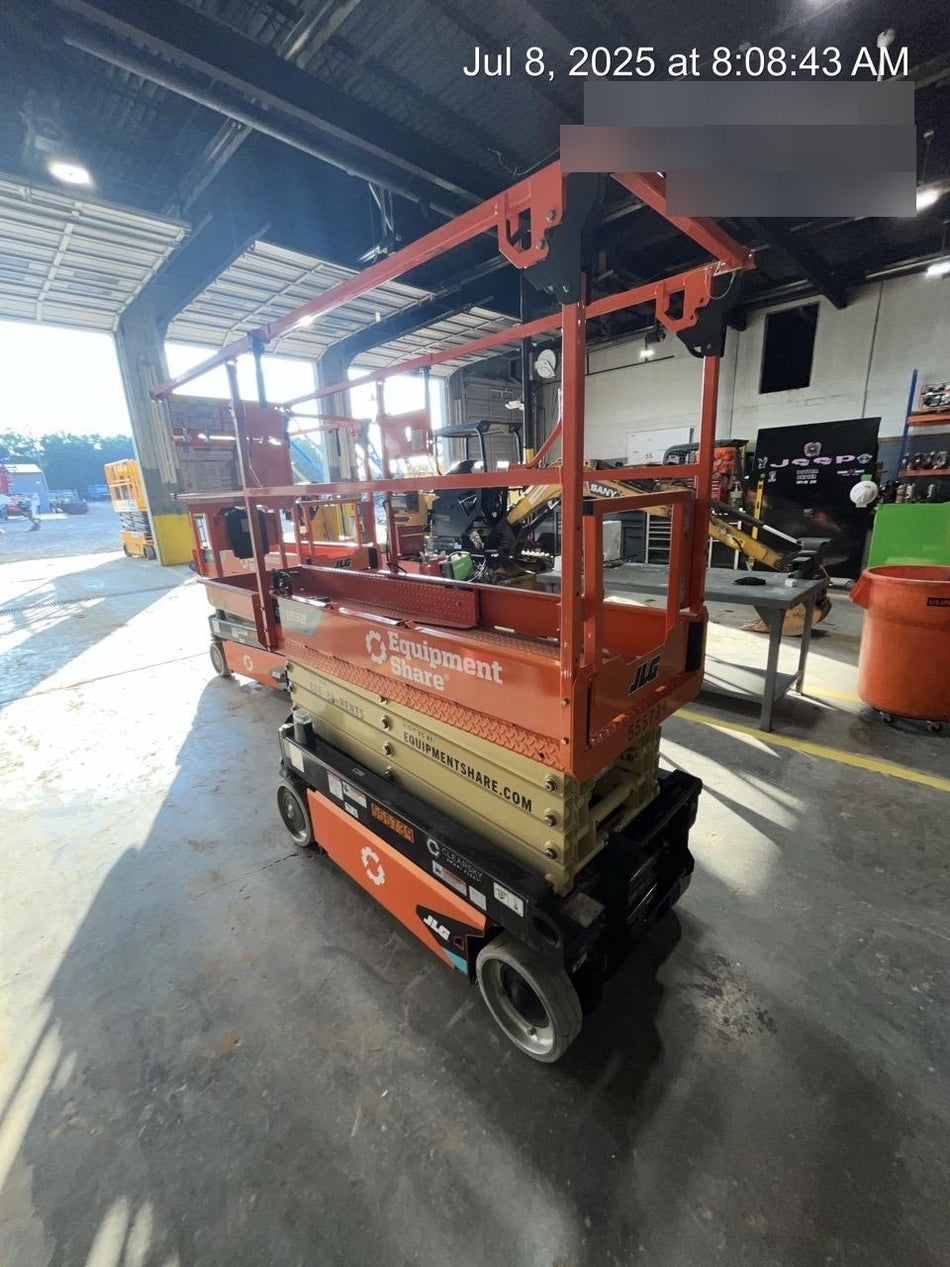 2025 JLG ES1932
