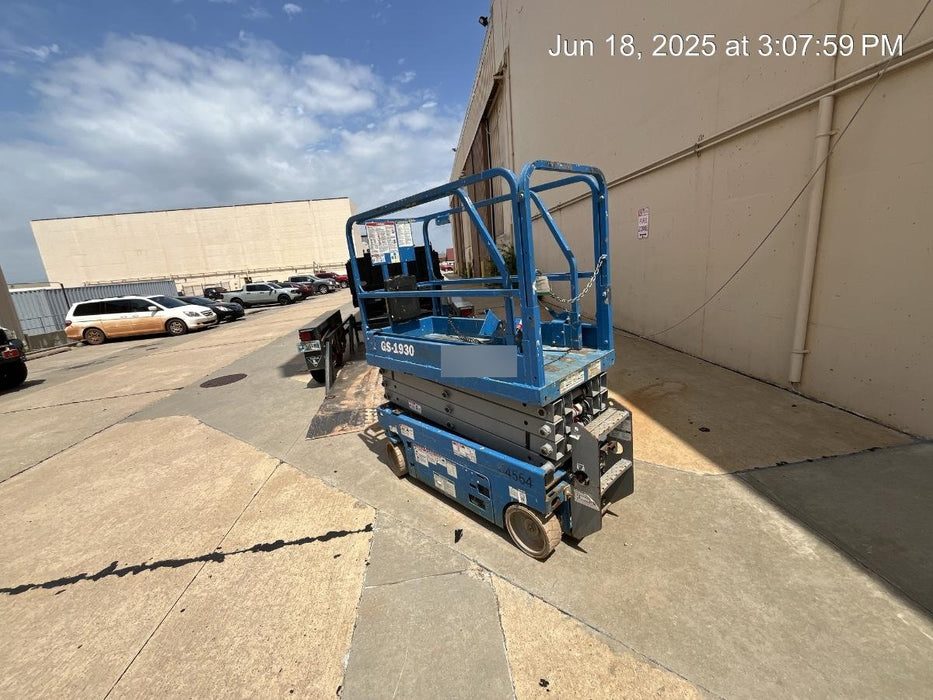 2019 Genie GS-1930 Fixed rails with chain Entry