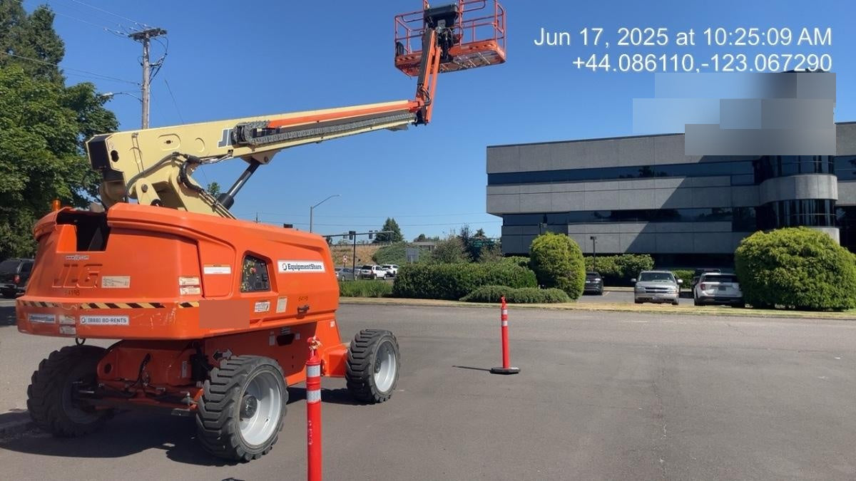 2020 JLG 660SJ