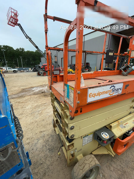 2016 JLG 3246ES