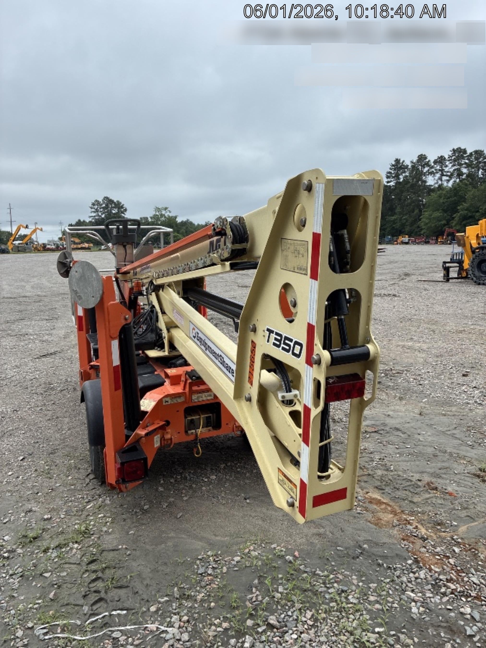 2022 JLG T350