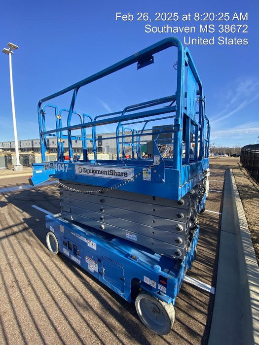 2019 Genie GS-4047 Folding rails with half height swing gate