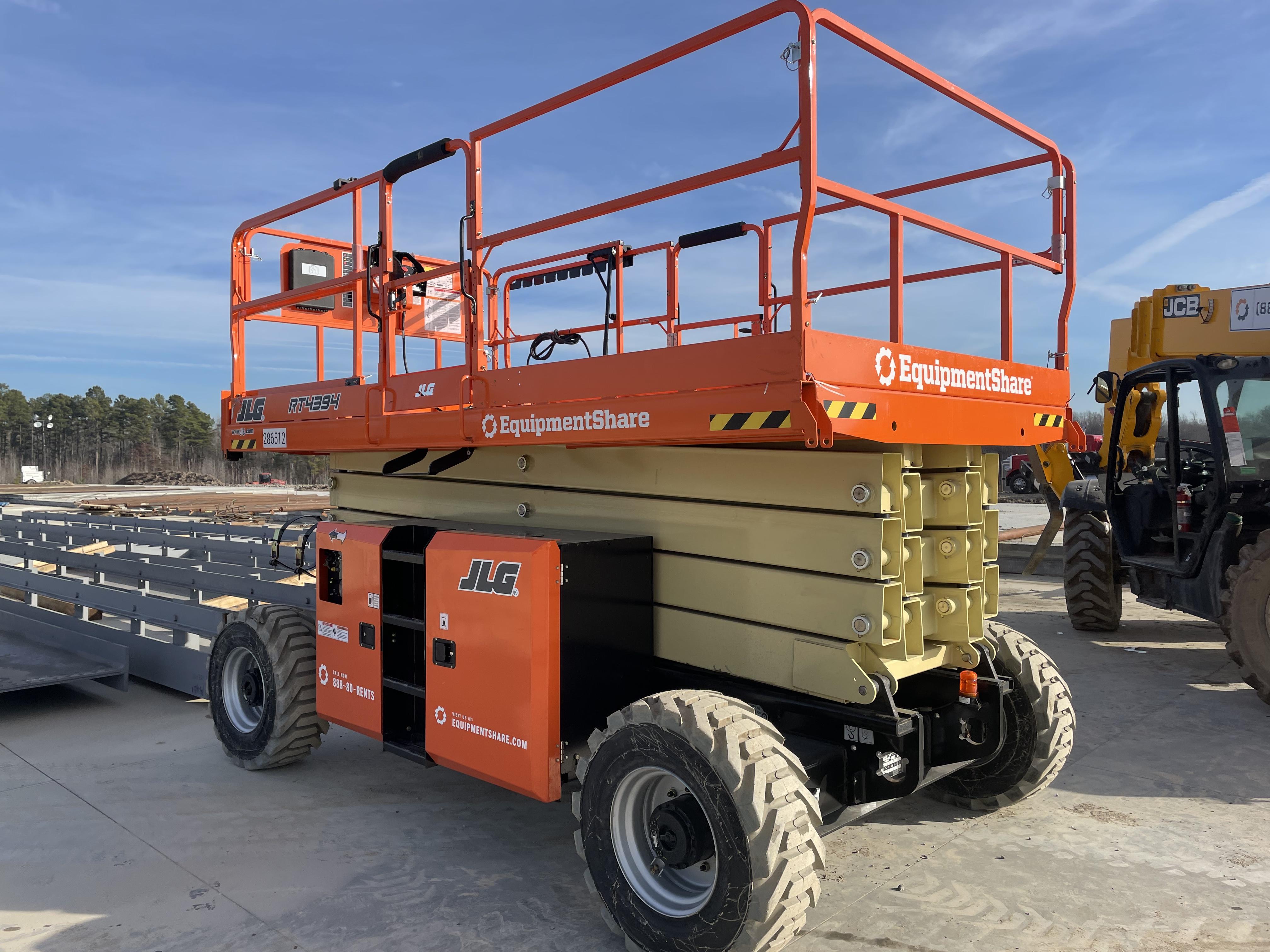 2022 JLG RT4394