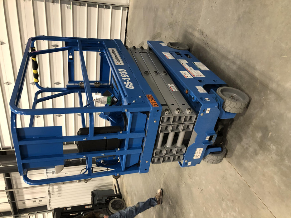 2020 Genie GS-1930 Solid Non Marking Tires, Beacon, Folding rails with half height swing gate
