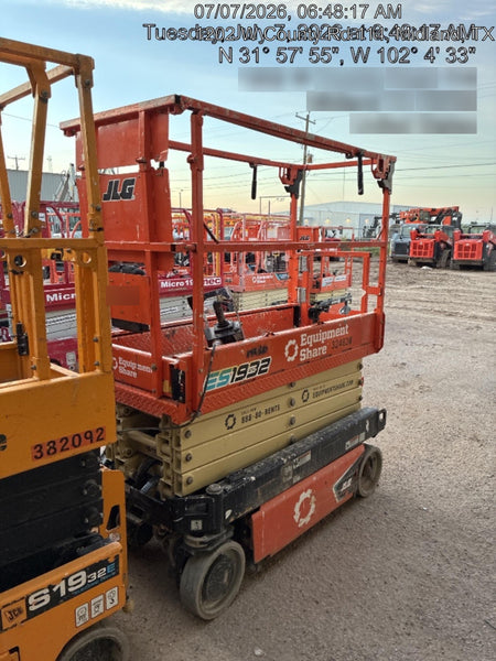 2023 JLG ES1932