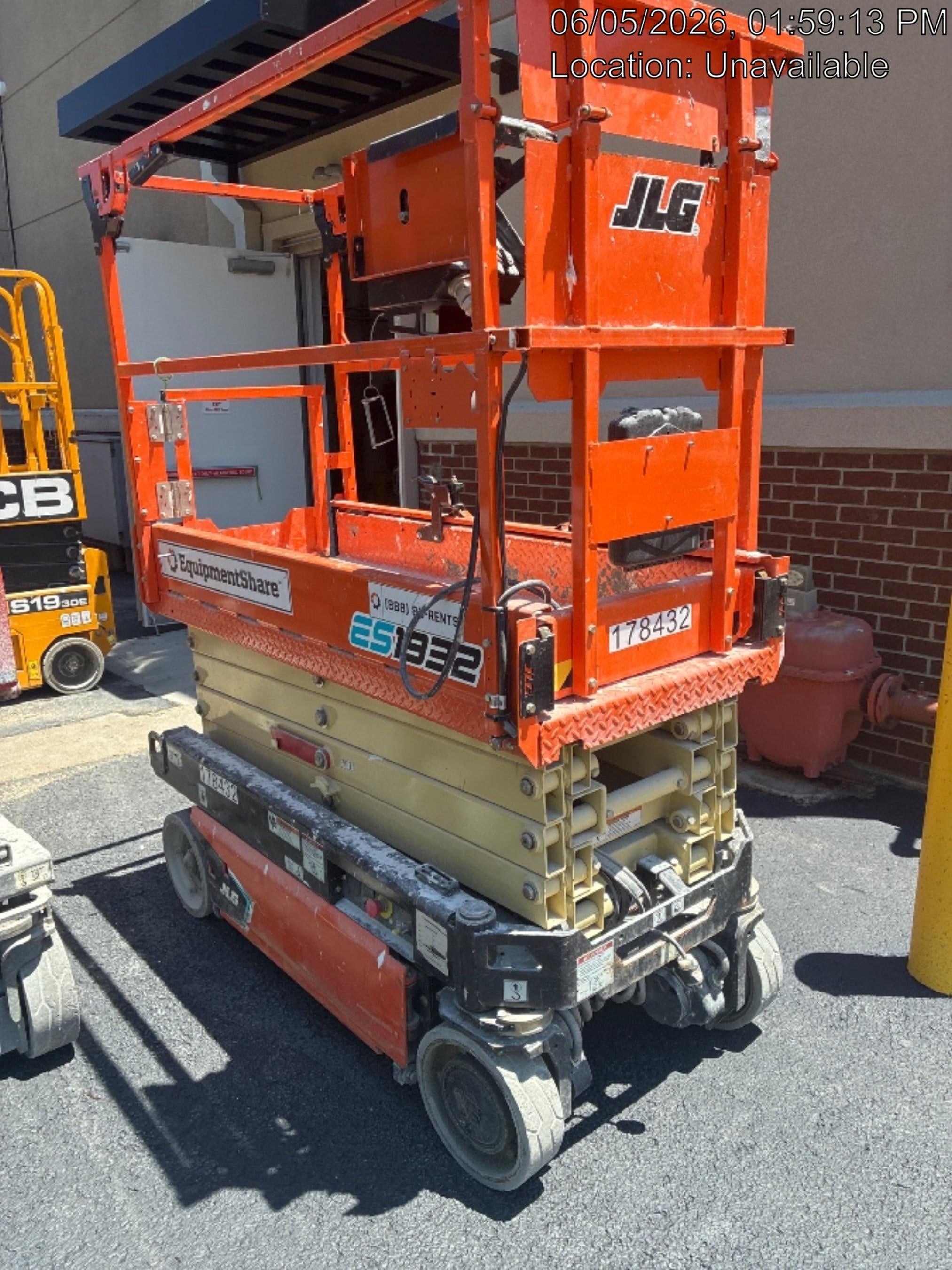 2021 JLG ES1932