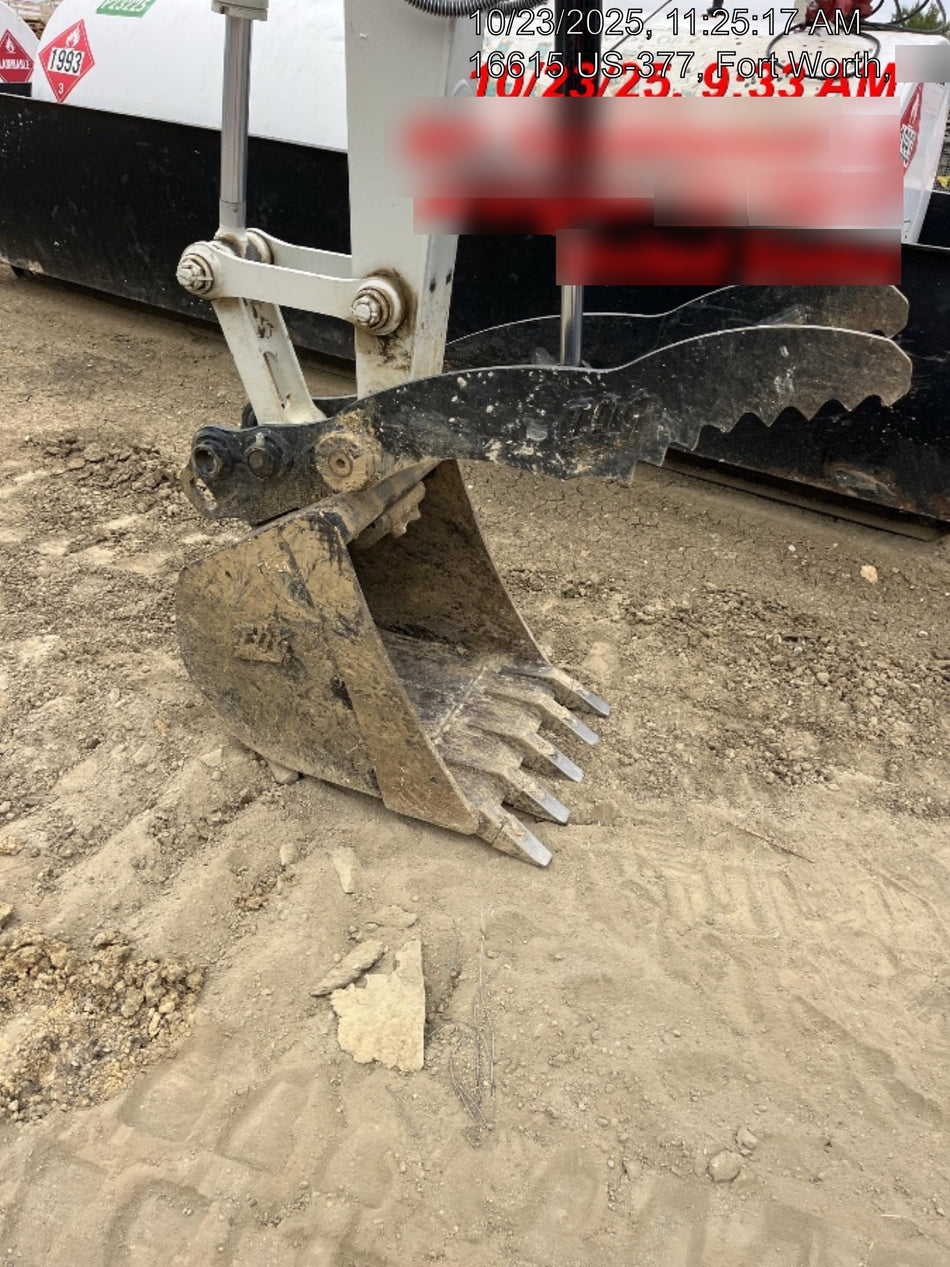 2025 TAKEUCHI 24" Bucket Takeuchi