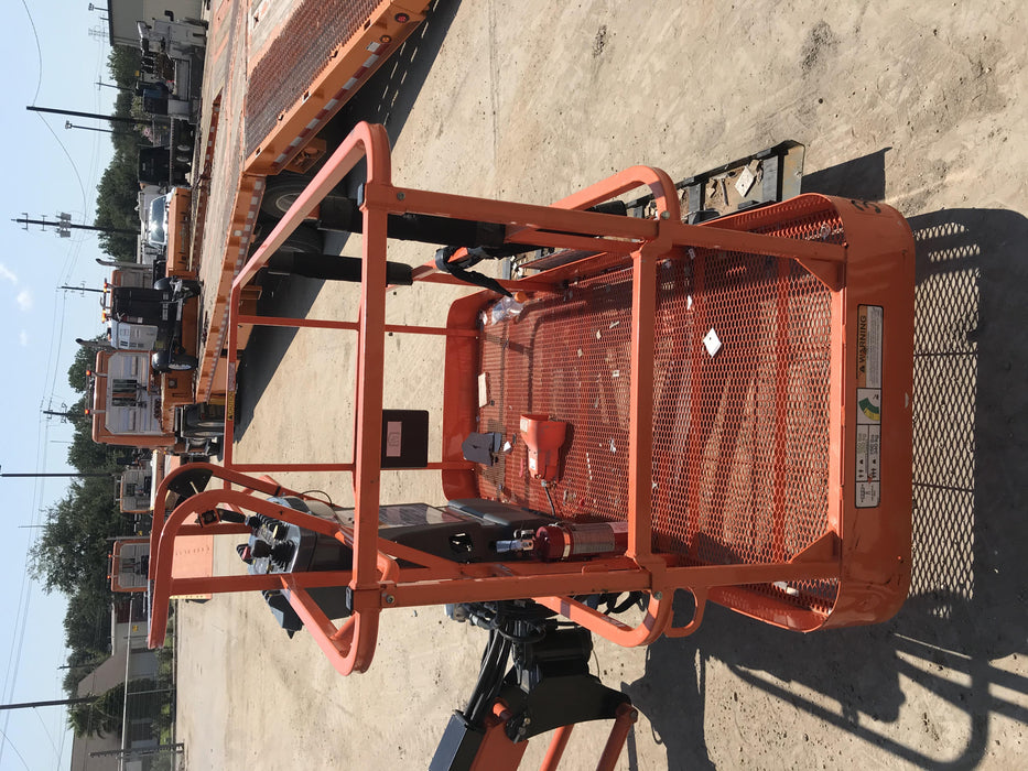2019 JLG 660SJ