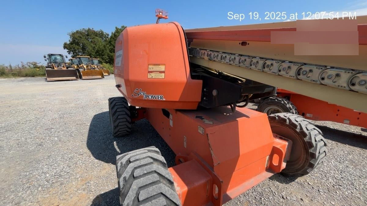 2019 JLG 660SJ