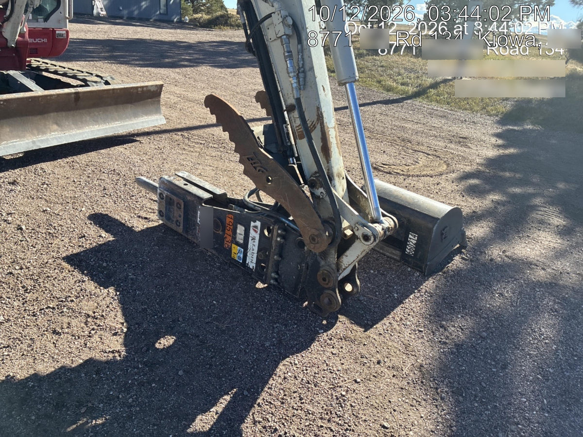 2023 TAKEUCHI TB250-2CR