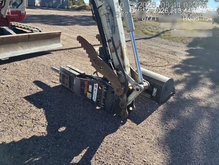2023 TAKEUCHI TB250-2CR
