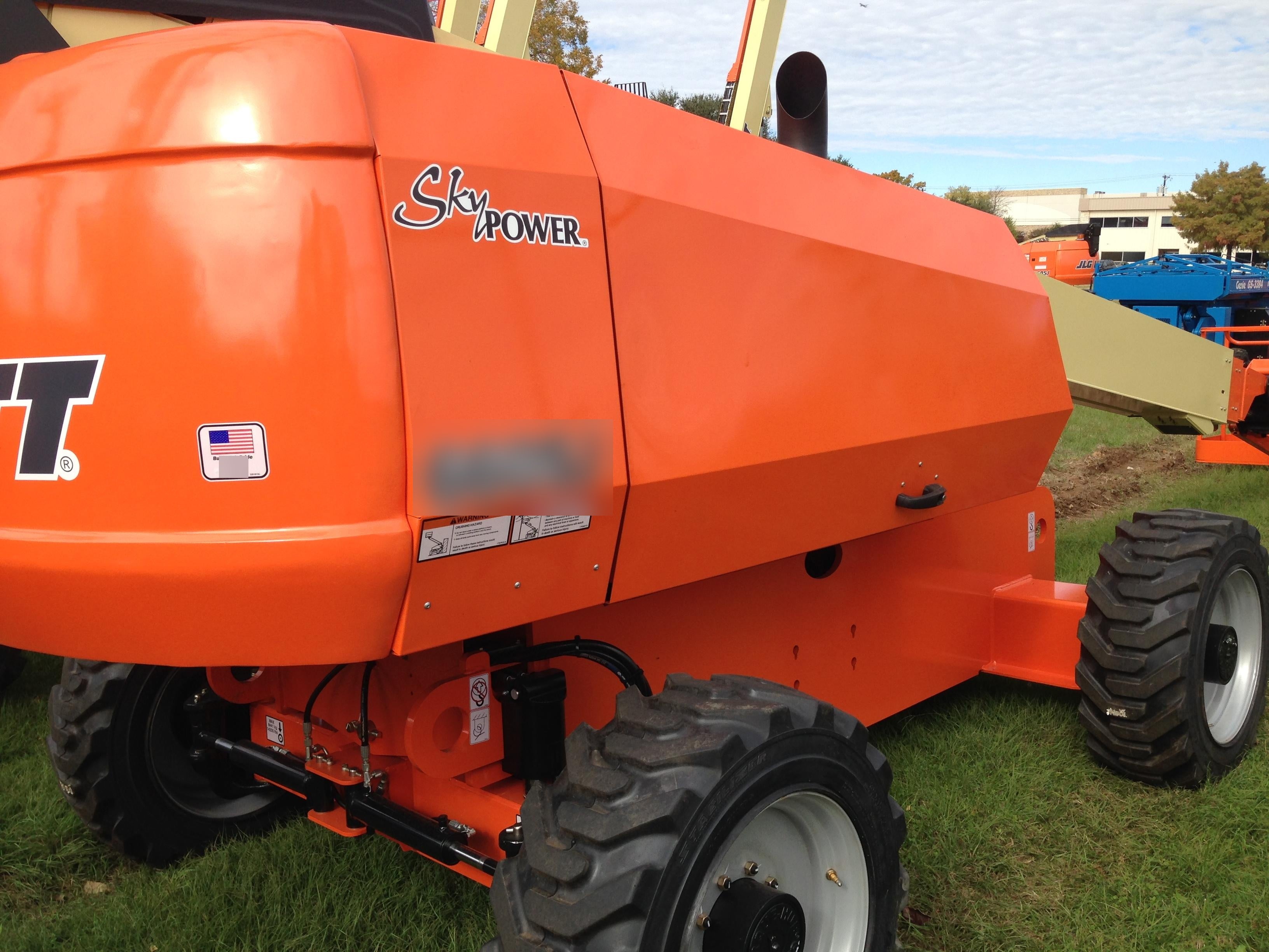 2017 JLG 660SJ