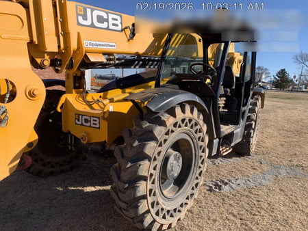2019 JCB 509-42 74 HP w/Open ROPS, Beacon, Aux Hydraulics, LED Work lights, Solid Tires 66" Carriage/60" Forks