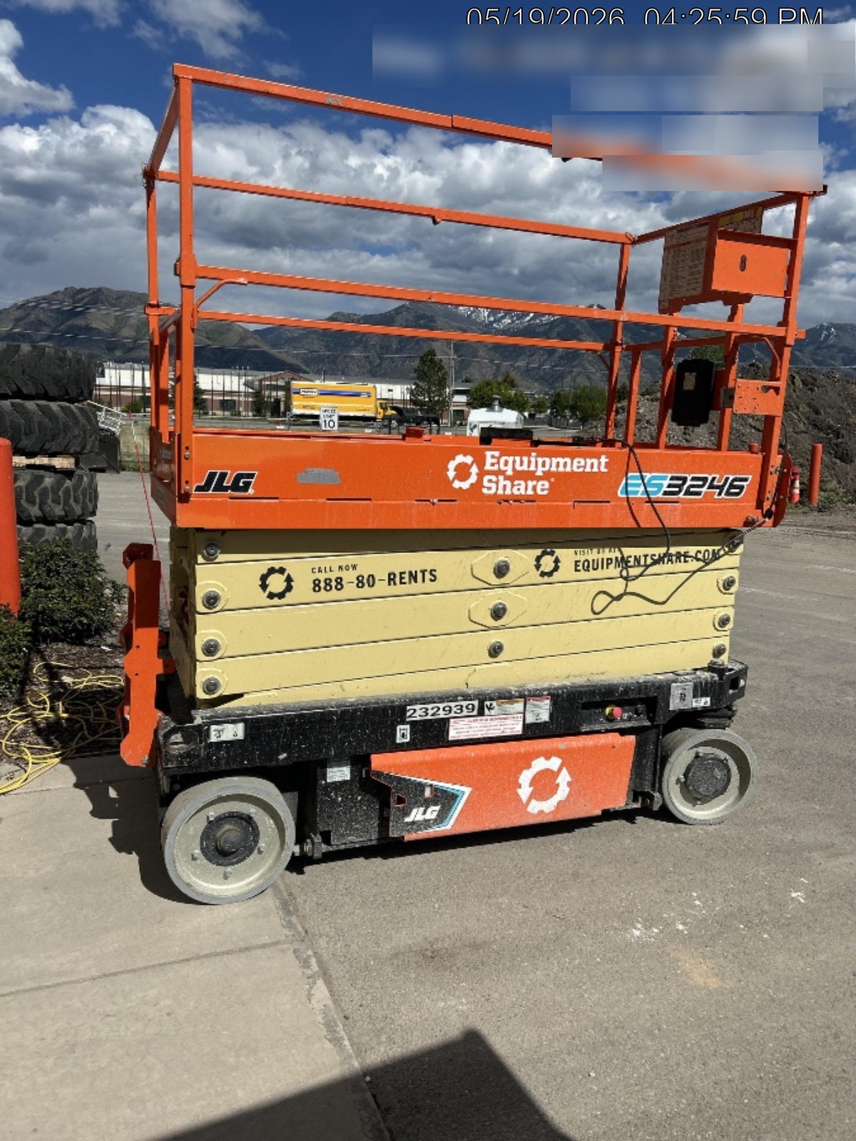 2022 JLG ES3246
