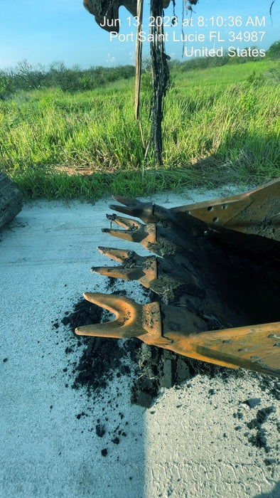 2014 WERK-BRAU 36" Bucket, 15K-19K Excavator - Werk-Brau