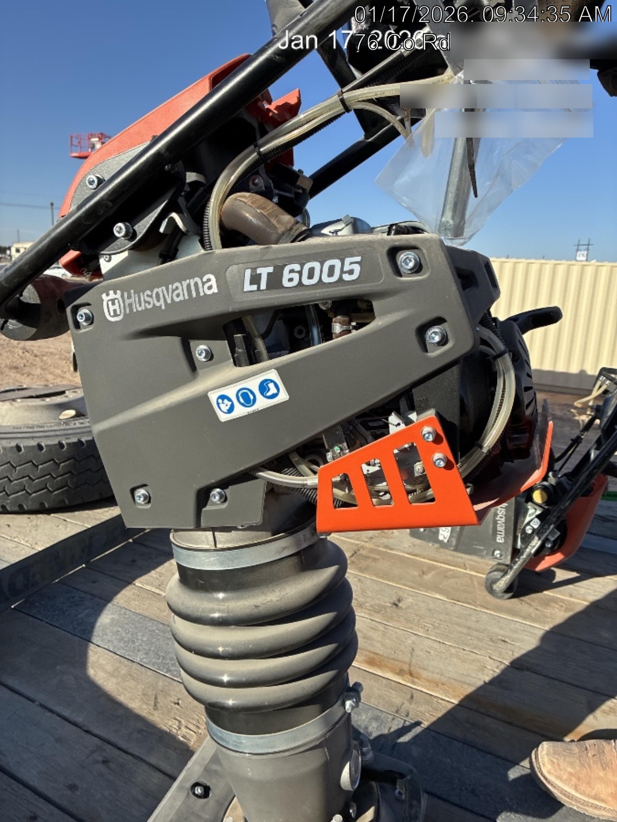 2025 HUSQVARNA LT6005