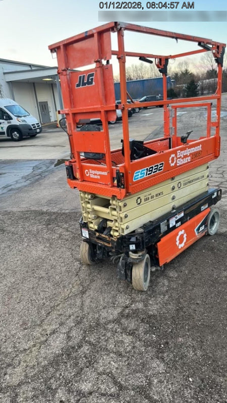 2022 JLG ES1932