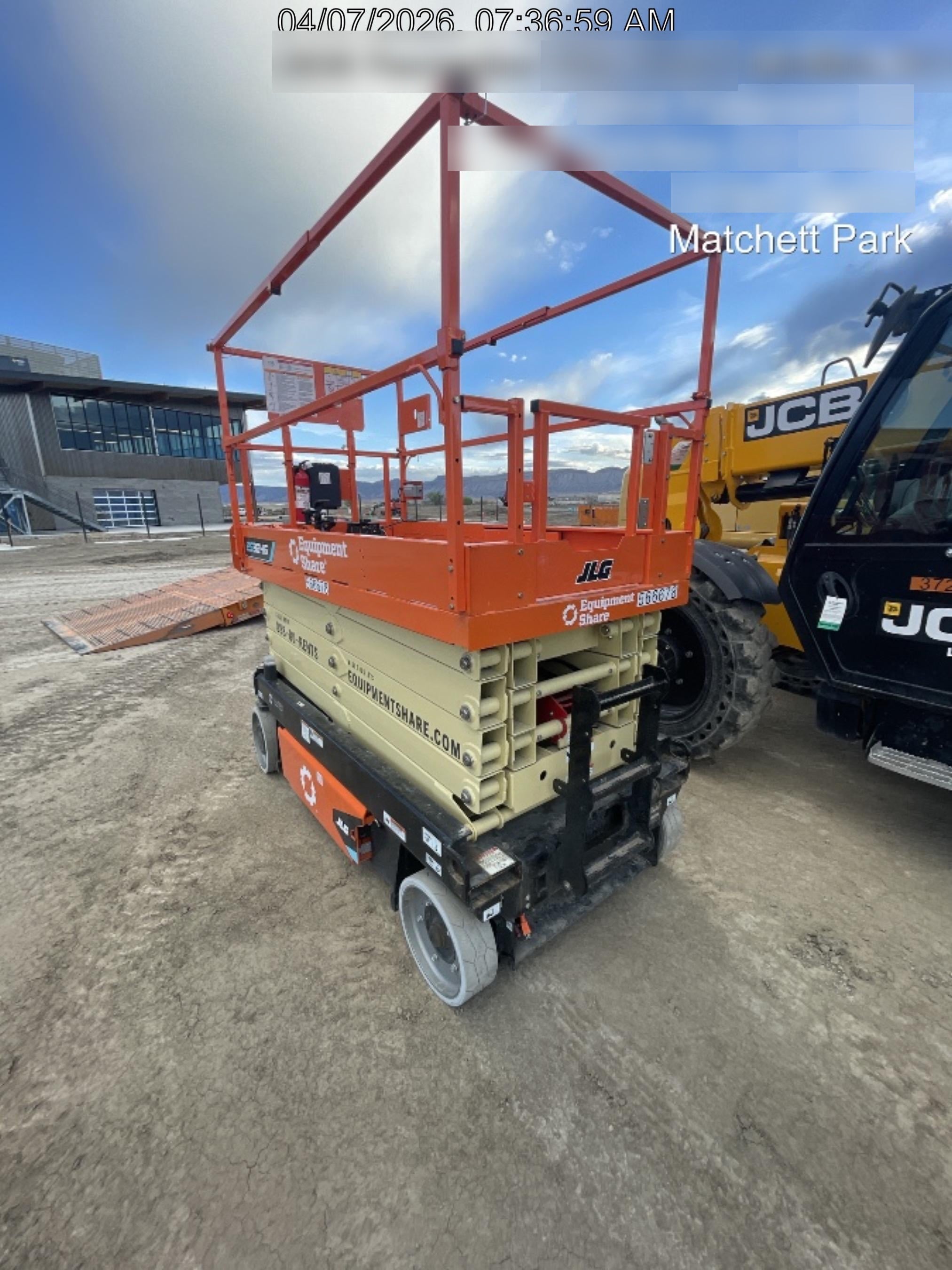 2025 JLG ES3246
