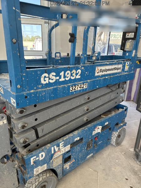 2023 GENIE GS-1932