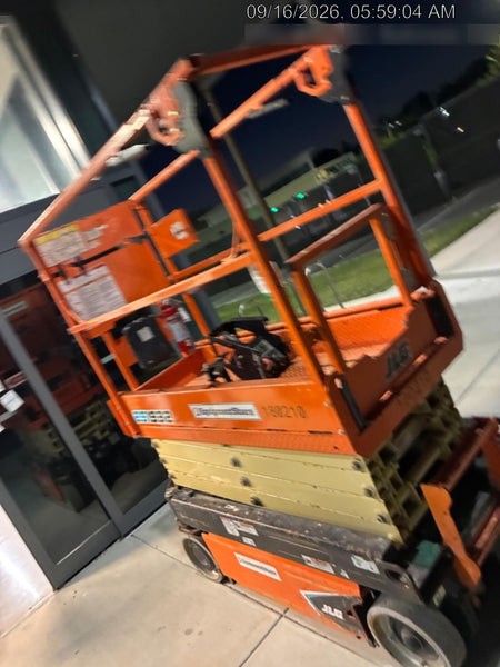 2021 JLG ES1932