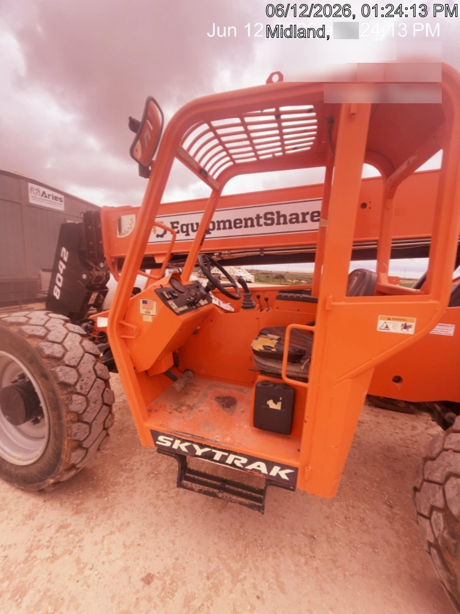 2021 SKYTRAK 8042